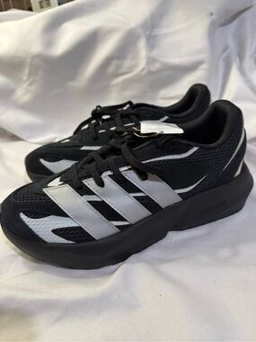 Adidas LIGHTBLAZE SHOES W/ Size 9